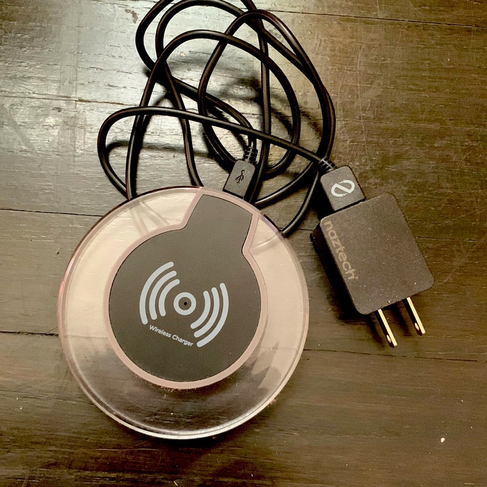 Naztech wireless charger